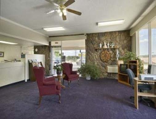 Knights Inn Junction City Interior photo